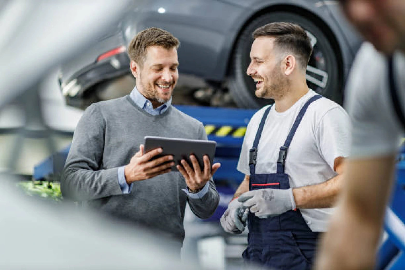OEM and aftermarket auto parts UAE — choose what fits your budget
